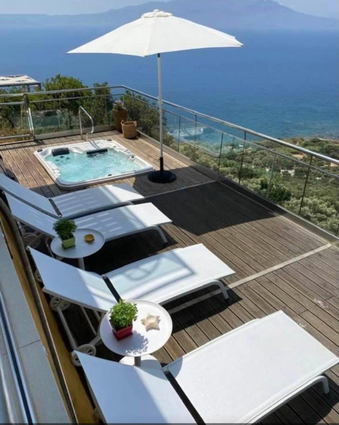 Beachfront Ravdoucha Epavlis Eleni Villa - Pool, Hot Tub, Gym, Sauna, Private Parking, Wifi Chania  ภายนอก รูปภาพ