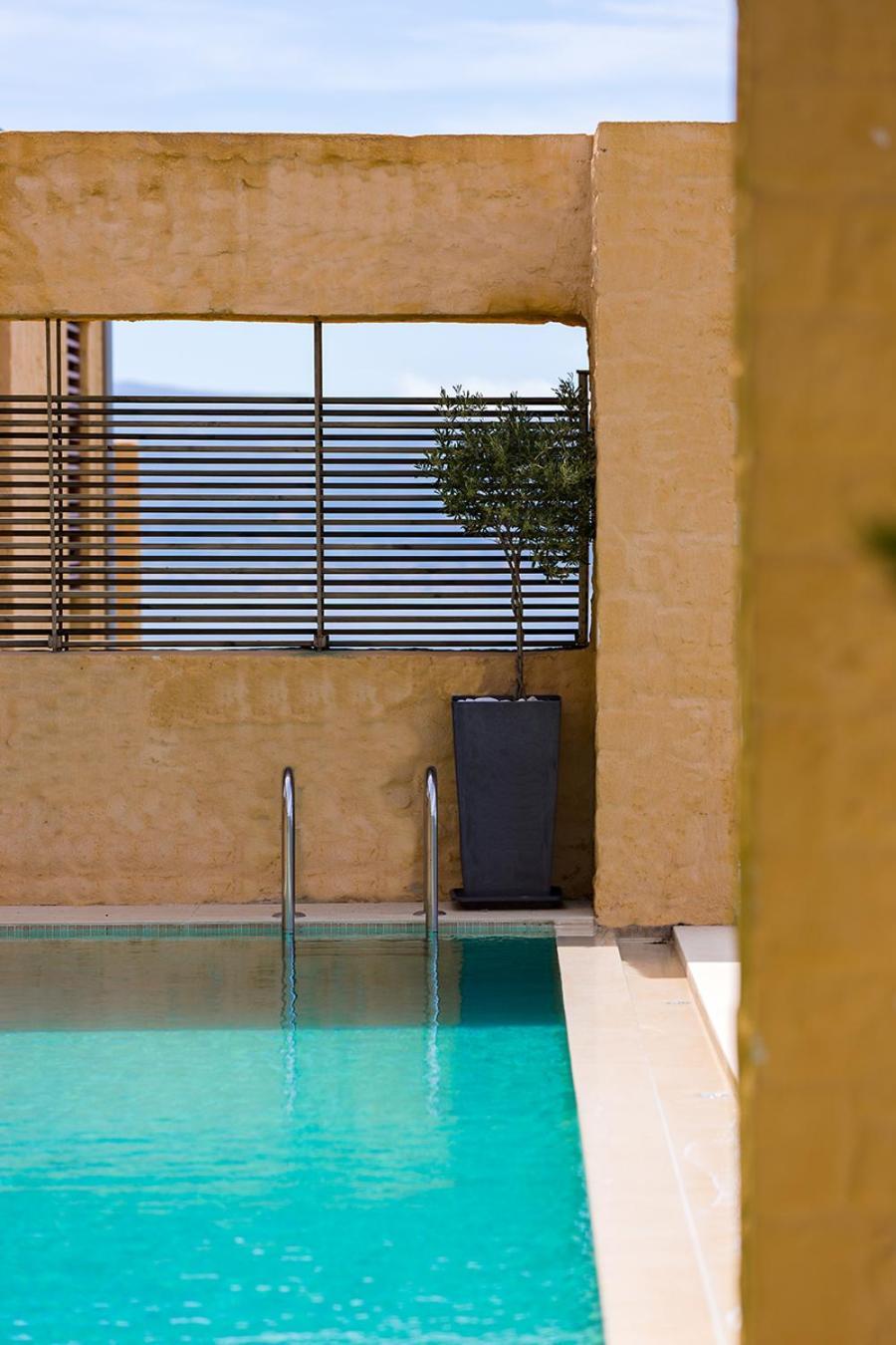 Beachfront Ravdoucha Epavlis Eleni Villa - Pool, Hot Tub, Gym, Sauna, Private Parking, Wifi Chania  ภายนอก รูปภาพ
